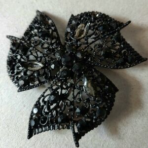 Elegant Vintage Black Jet Rhinestones Brooch